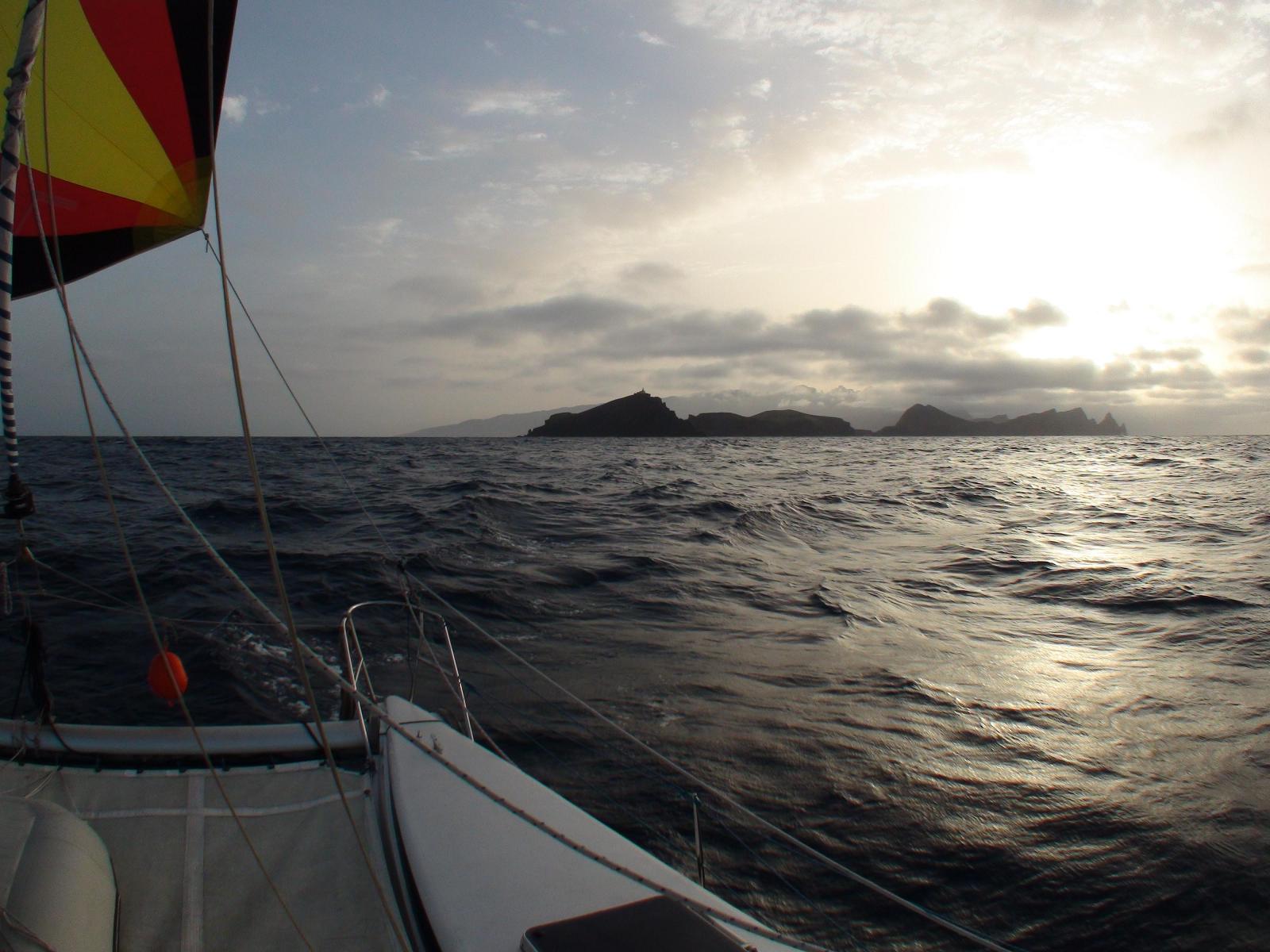 Die Segelyacht Indiana vor Madeira